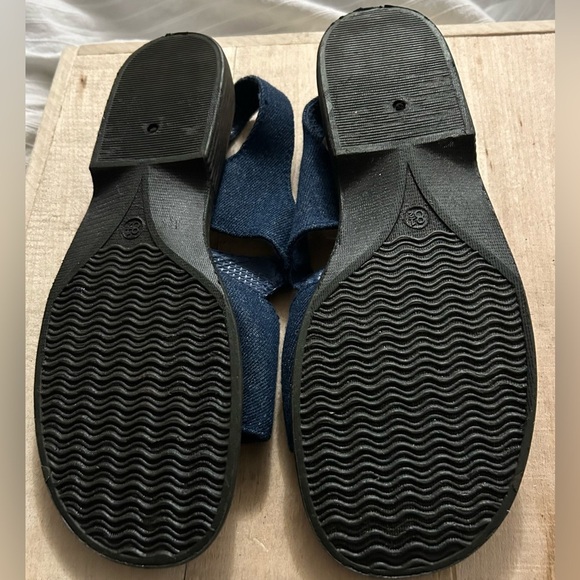 VTG American Sweetheart Dark Denim Sandals Flats Embroidered Pink Roses Size 8.5 - Picture 8 of 8